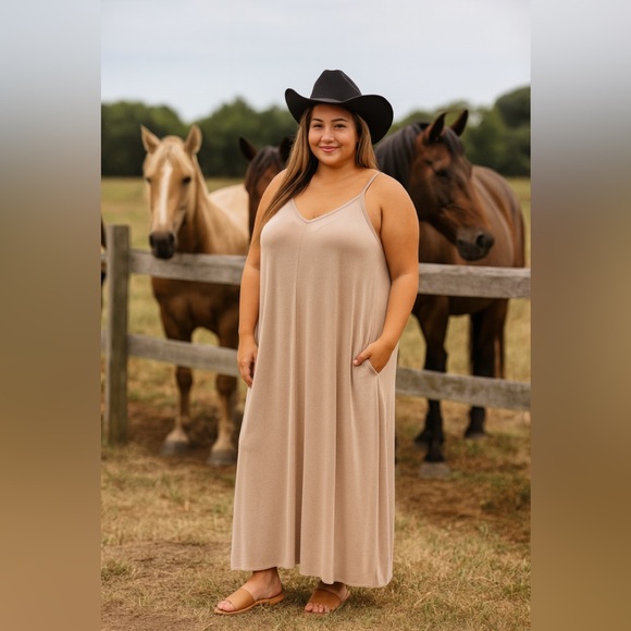 V- Neck Maxi Cami Mocha Maxi Plus Size Various - Picture 8 of 9